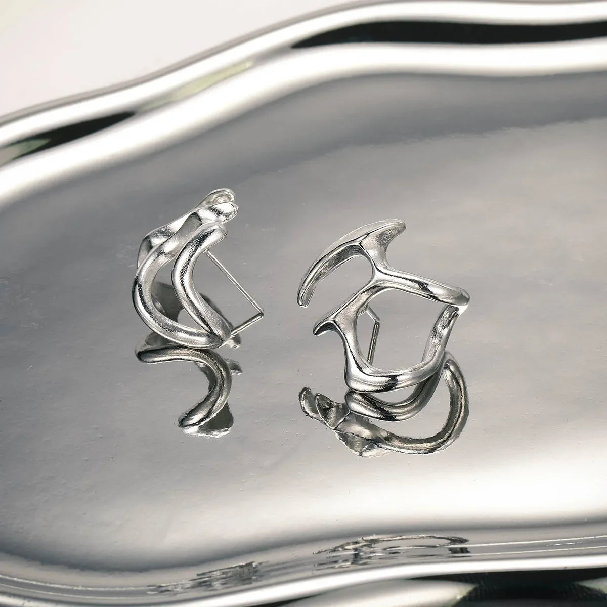 Hip-Hop Metal Hollow Clip-On Earrings for Girls, Punk Irregular Clip-On Jewelry, Vintage Creative Design Earrings