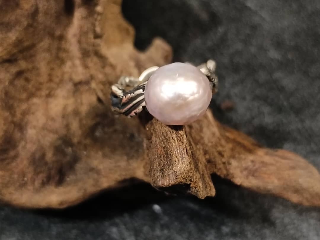 Gilded Harmony Purple Pearl Ring