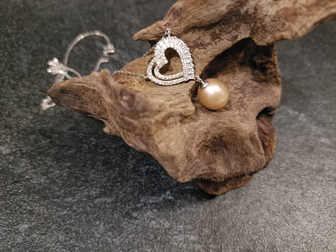 Vintage Heart Charm Golden Pearl Necklace