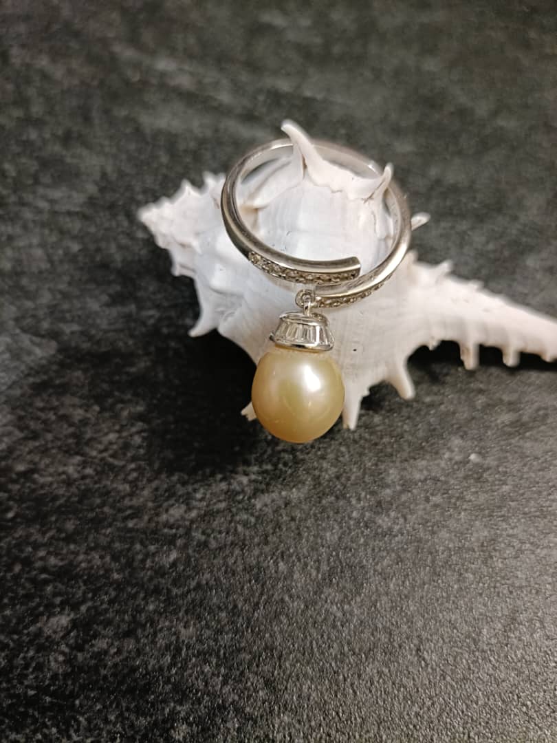 Golden Pearl Dazzle Ring
