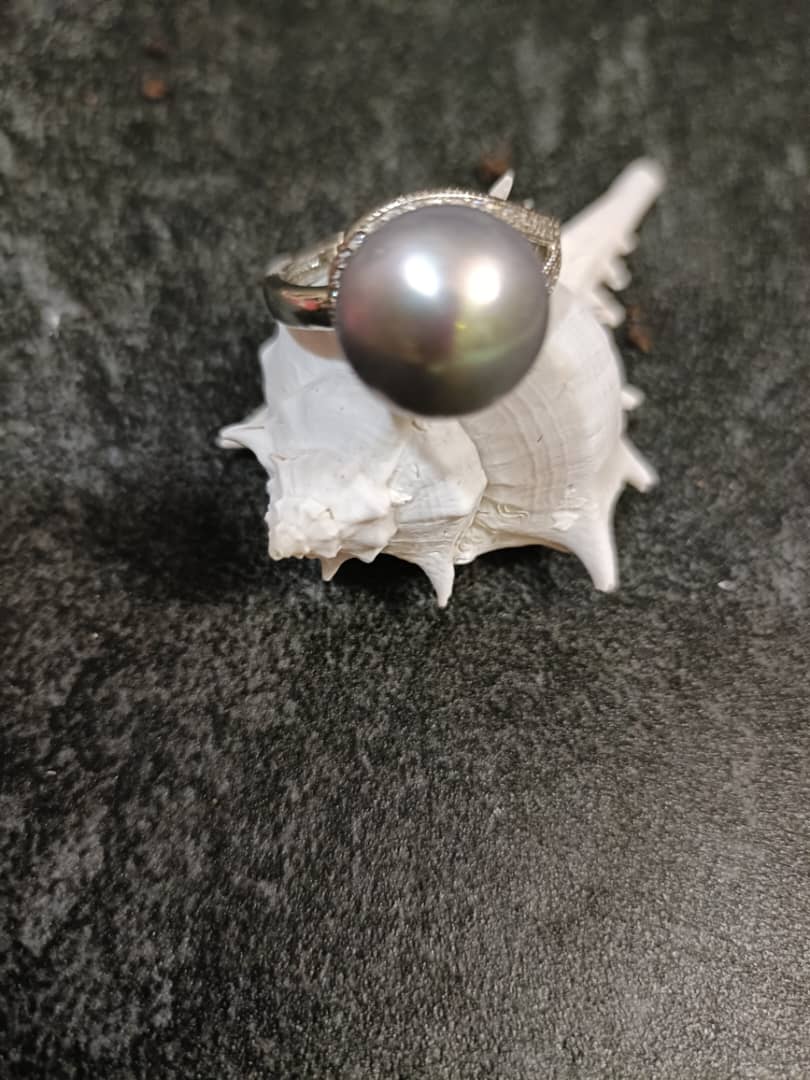Radiant Whisper Grey Pearl Ring