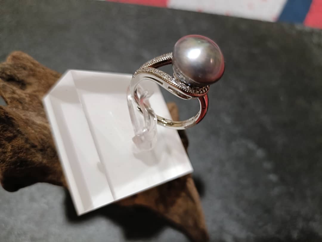 Radiant Whisper Grey Pearl Ring