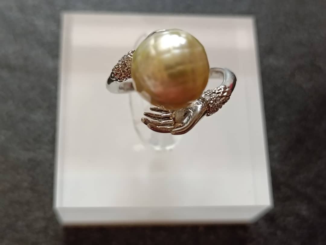 The Motherly Sea Pearl Golden Ring