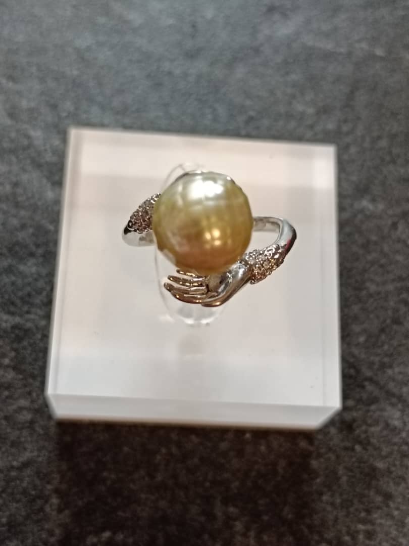 The Motherly Sea Pearl Golden Ring