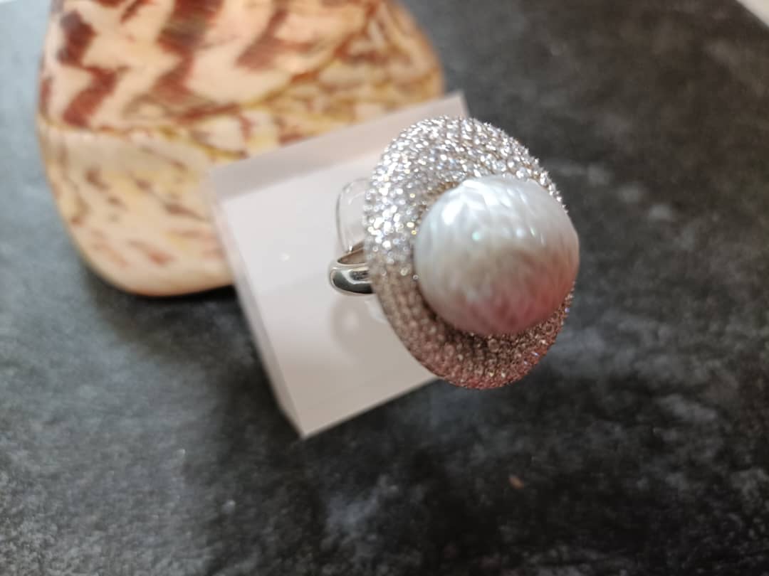 Crystal Pulse Pearl Ring