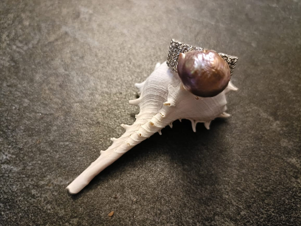 Elegant Aura Purple Pearl Ring