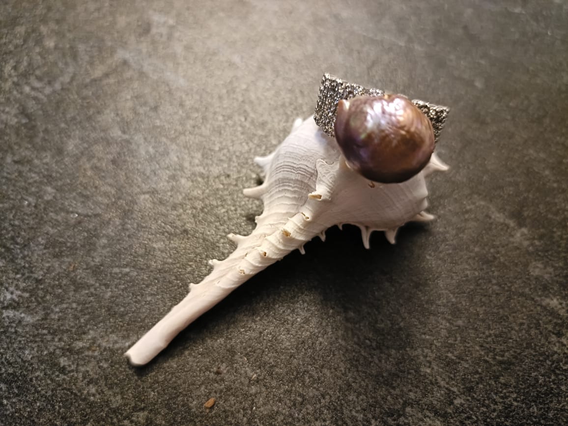 Elegant Aura Purple Pearl Ring