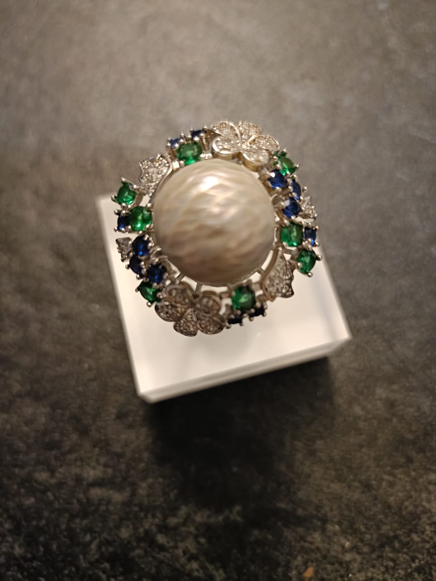 Flower Ember Pearl Ring