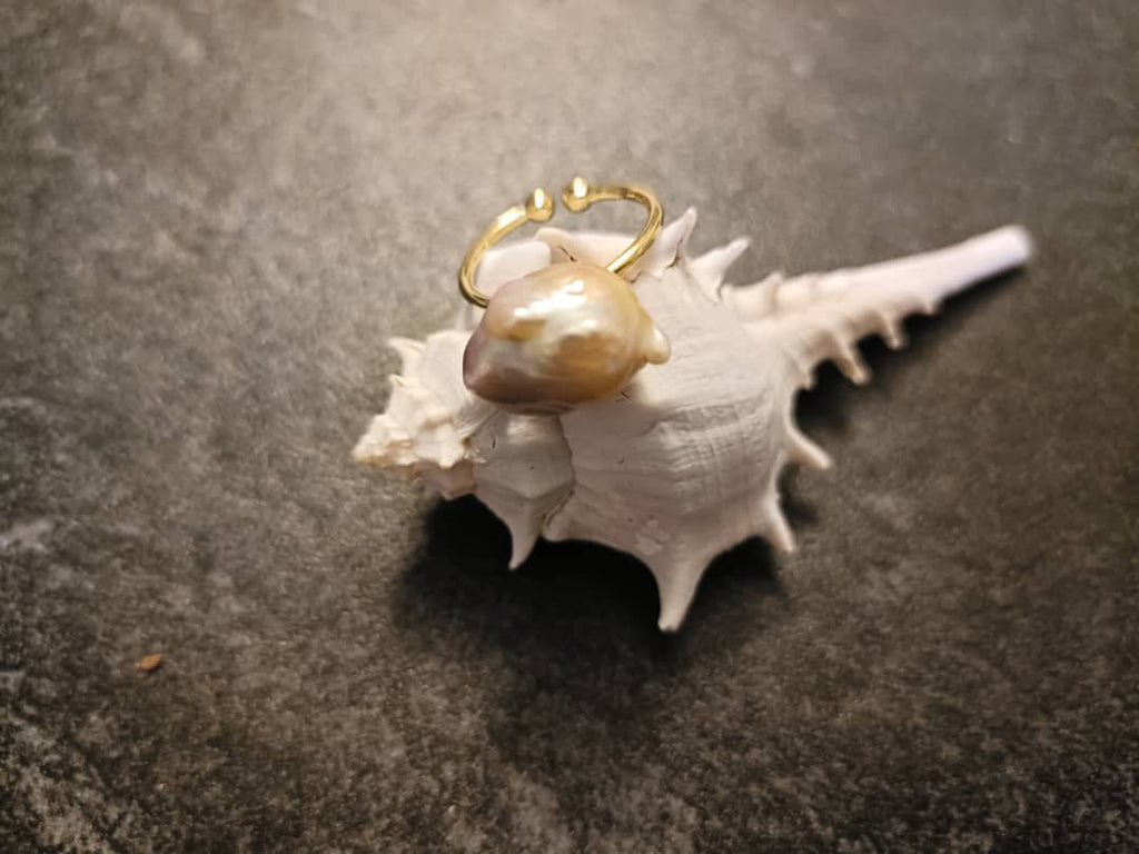 Last Finger Unique Pearl Ring