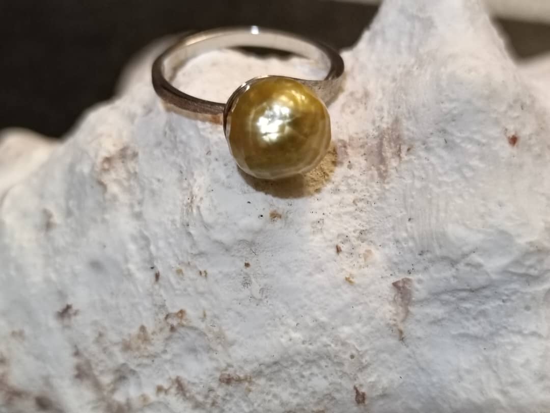 Sunrise Gem Golden Pearl Ring