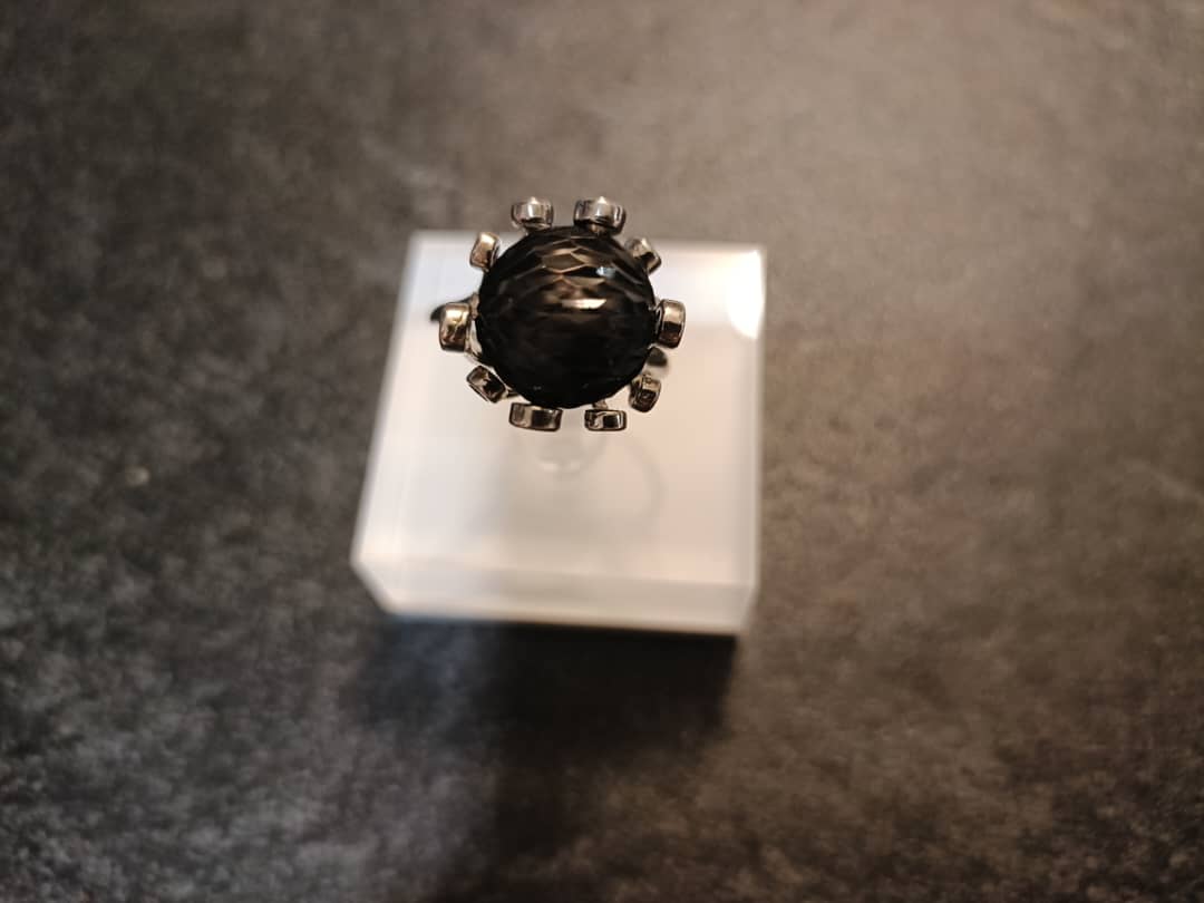 Elegant Glimmer Black Pearl Ring