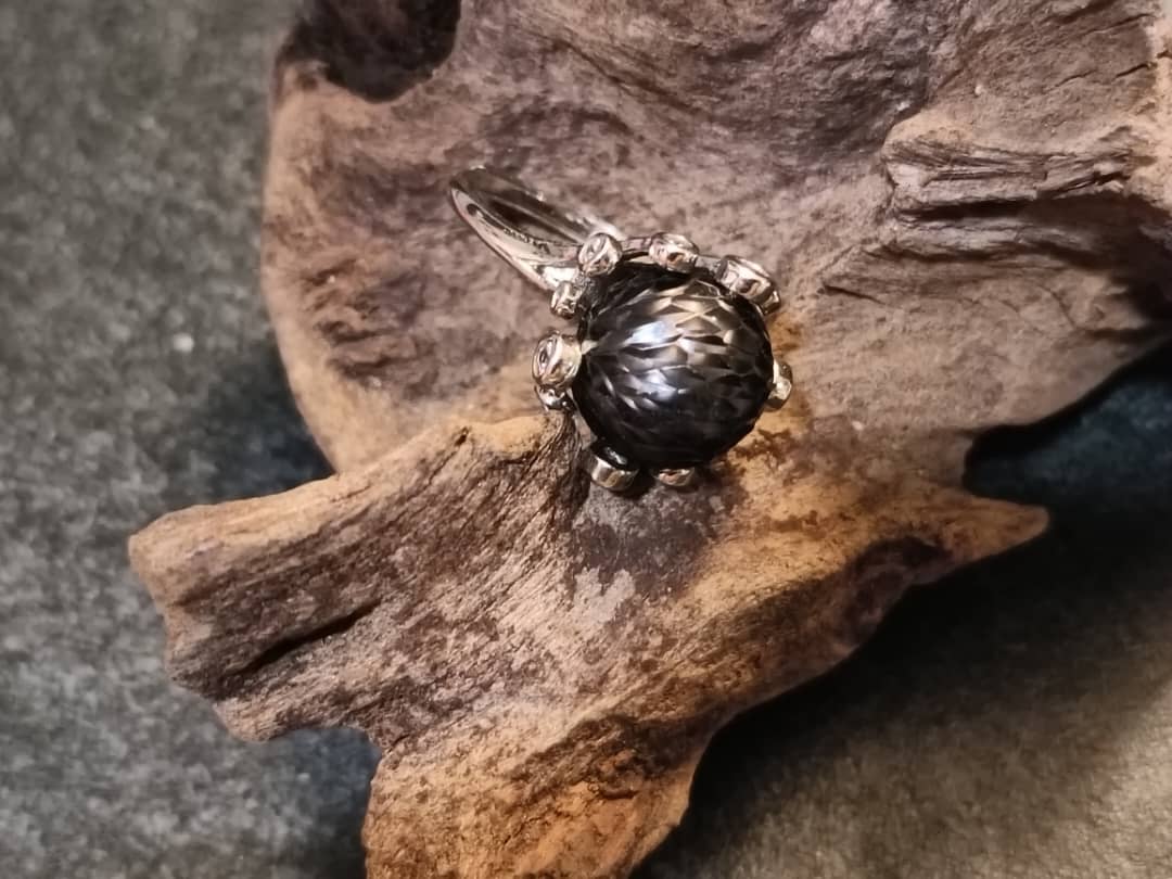 Elegant Glimmer Black Pearl Ring