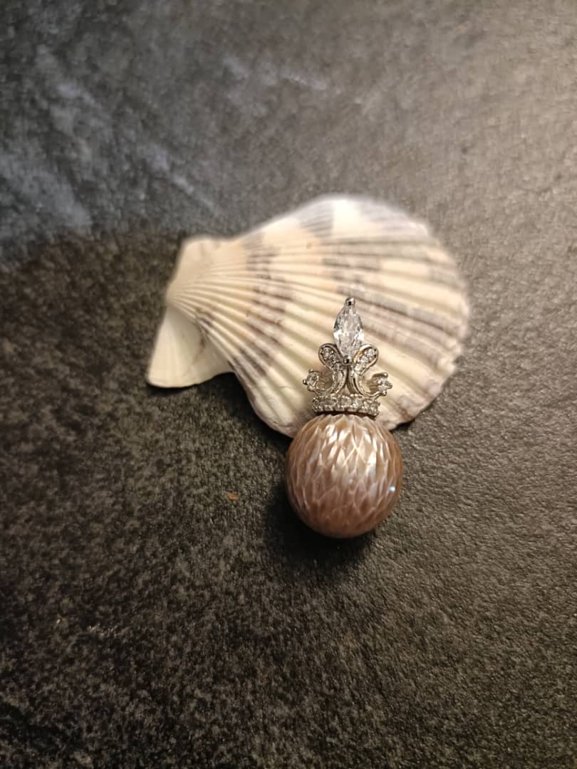 Shine Crown Purple Pearl Pendant