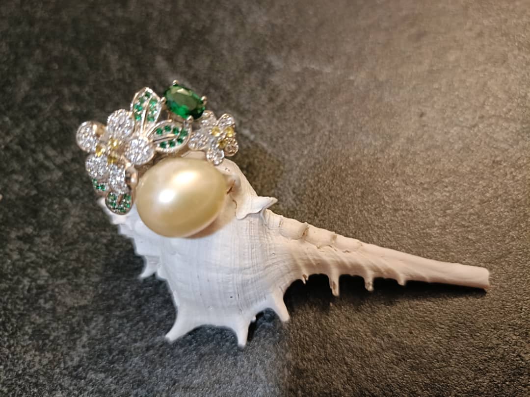 Oval Shape Unique Flowery Pearl Ring