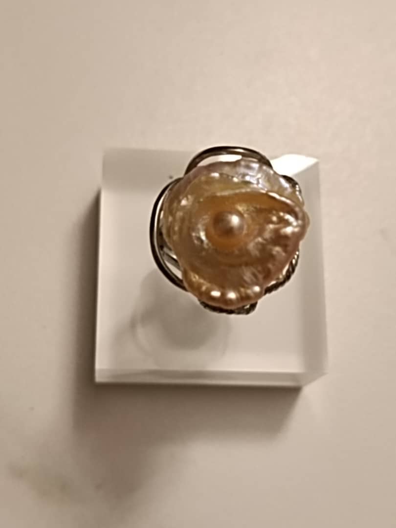 The Flower Ocean Pearl Ring