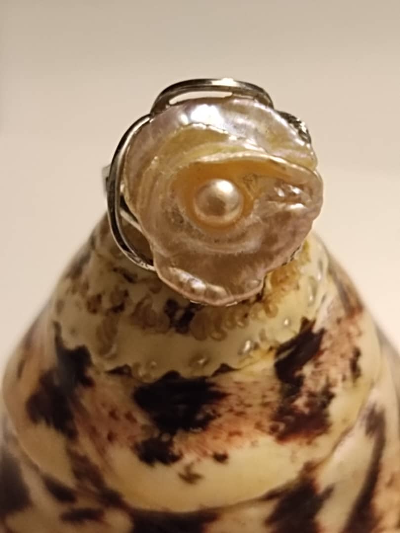 The Flower Ocean Pearl Ring