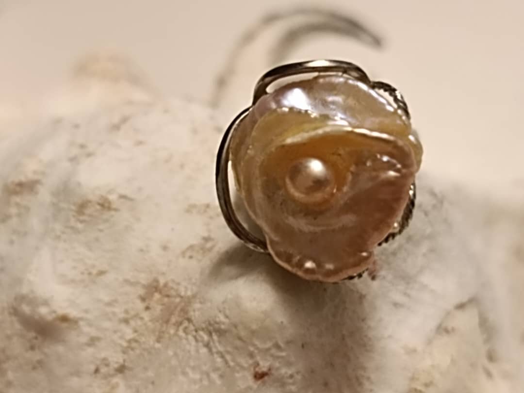 The Flower Ocean Pearl Ring