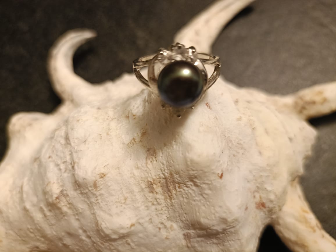 Radiance Black Pearl Ring