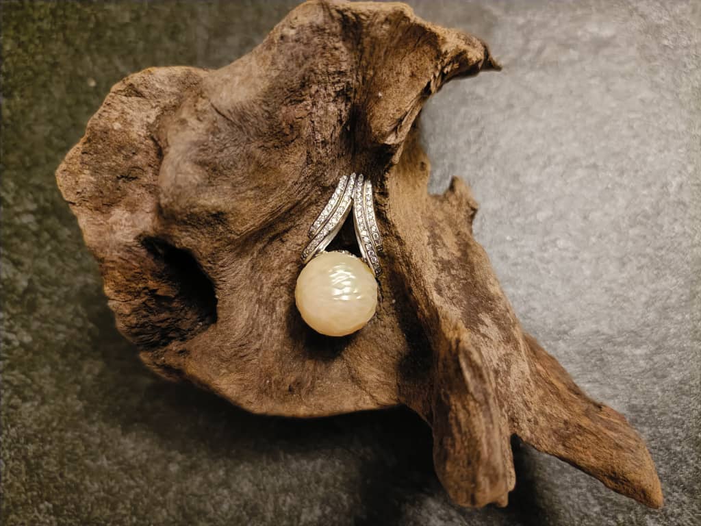 Blush Aura Golden Pearl Pendant