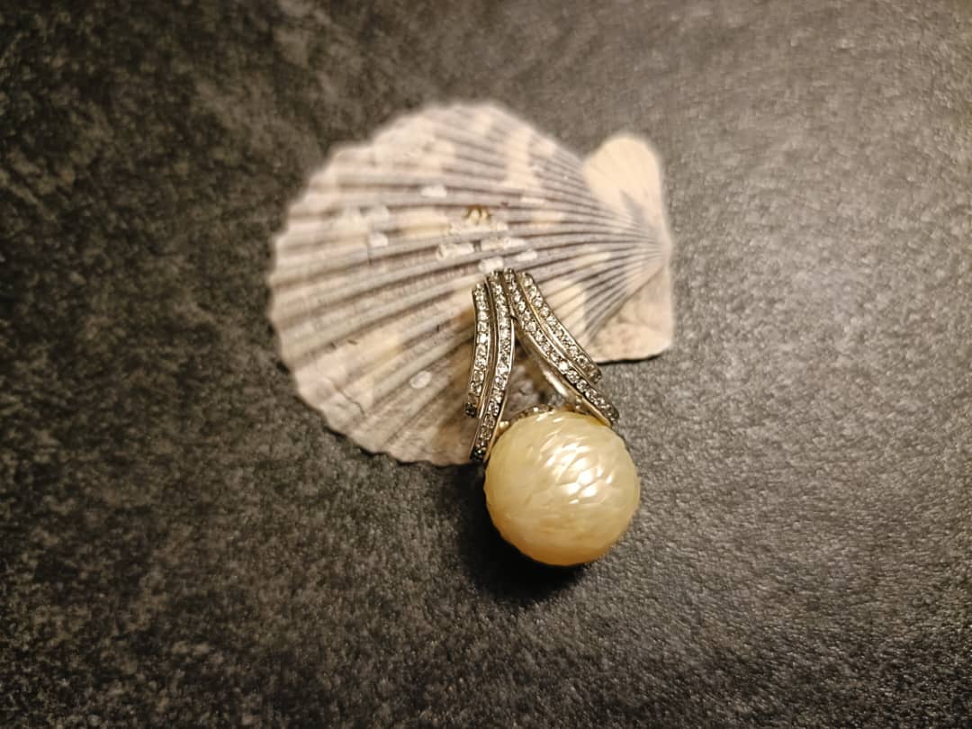 Blush Aura Golden Pearl Pendant