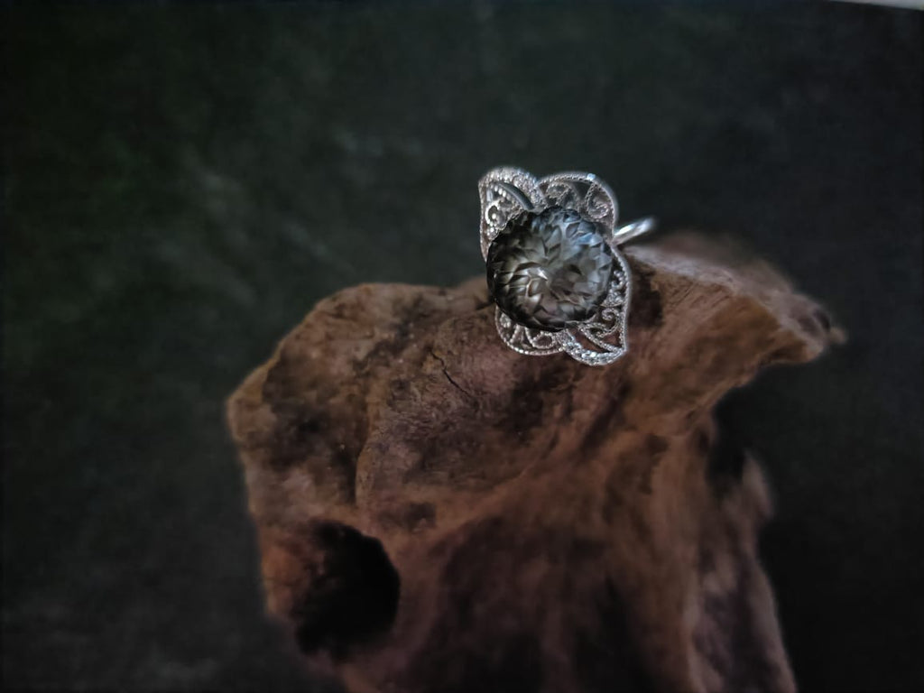 Vintage Classic Black Pearl