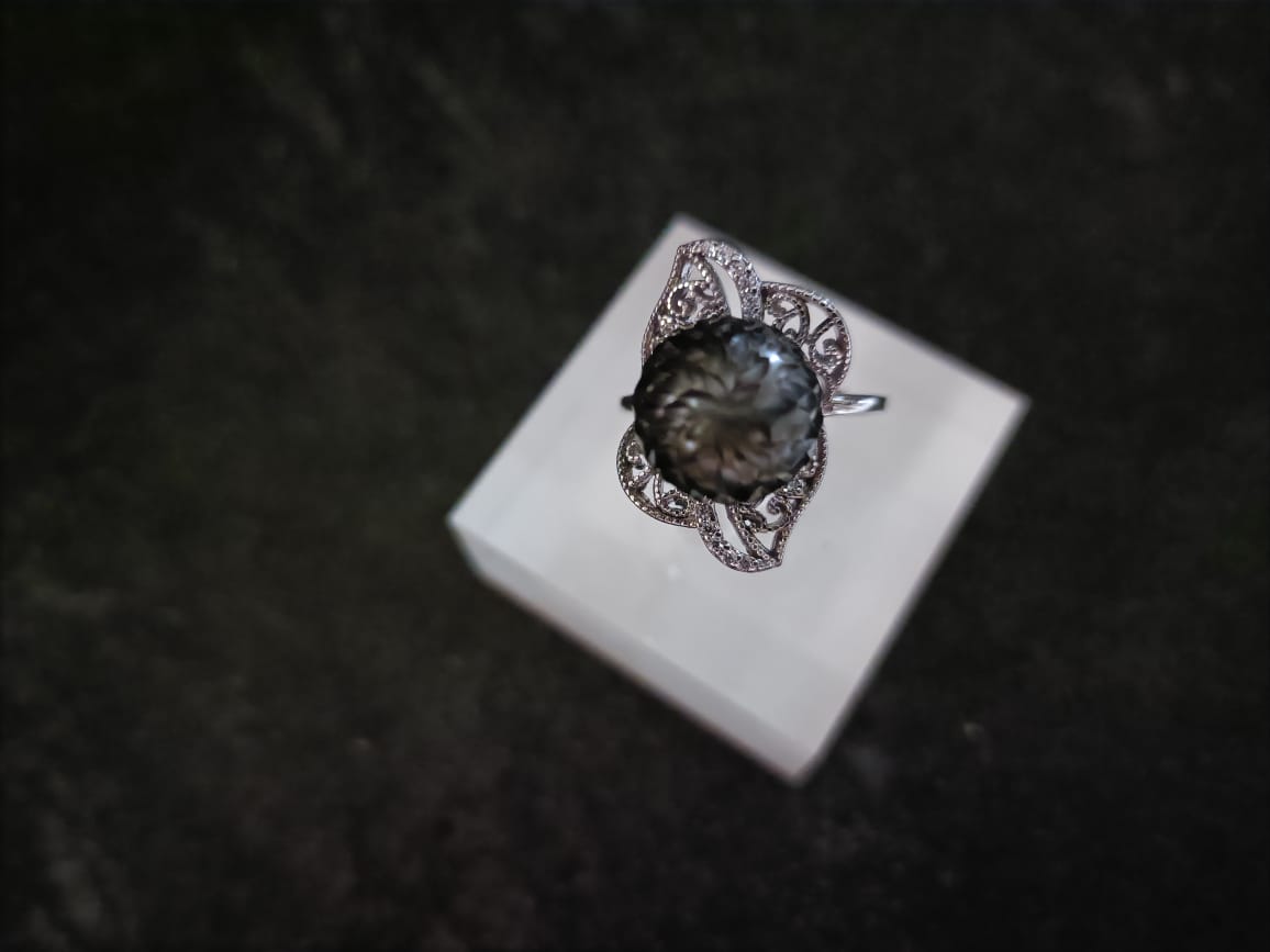 Vintage Classic Black Pearl