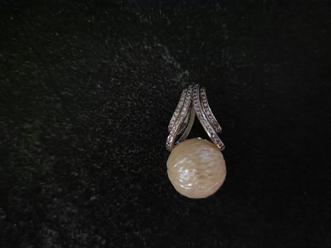 Vintage Aurora Pearl Pendant
