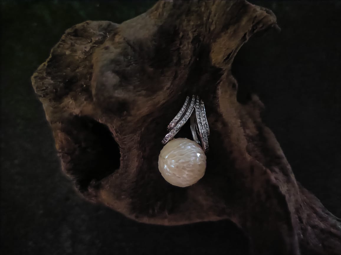 Vintage Aurora Pearl Pendant